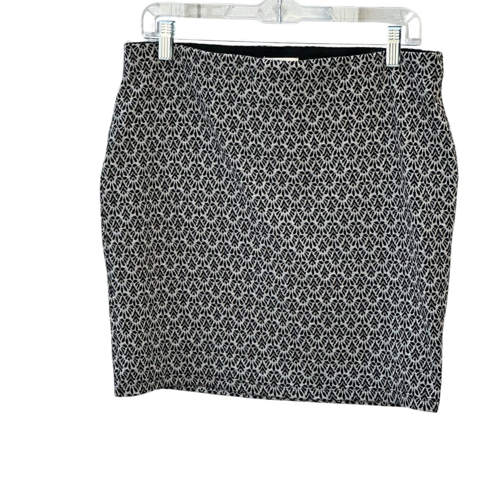 LOFT Black and White Geometric Pencil Skirt- LP